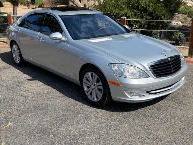 2009 Mercedes-Benz S-Class Image 3