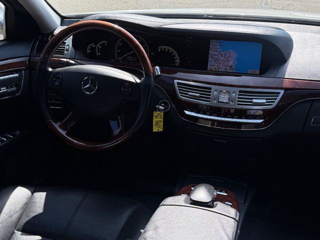 2009 Mercedes-Benz S-Class Image 26
