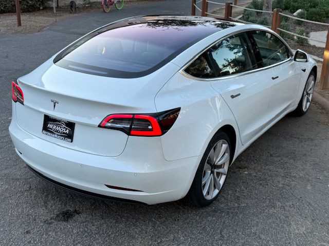 2018 Tesla Model 3 Image 2