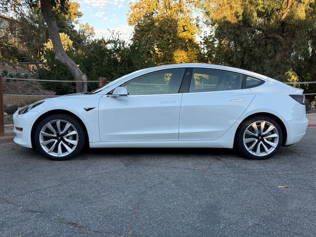 2018 Tesla Model 3 Image 3