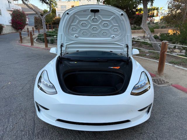 2018 Tesla Model 3 Image 11
