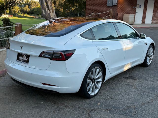 2018 Tesla Model 3 Image 18
