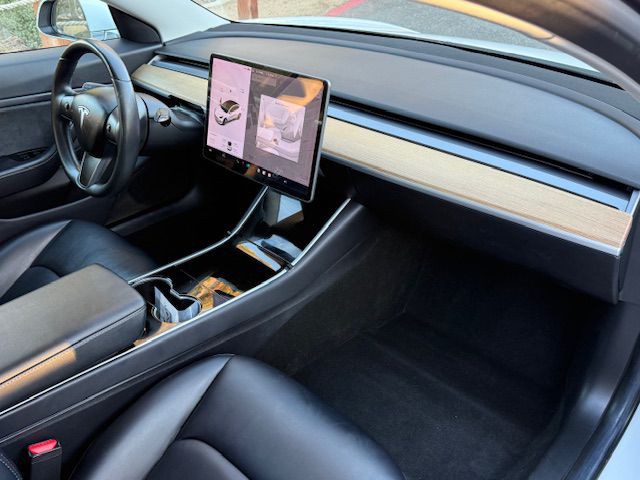 2018 Tesla Model 3 Image 20
