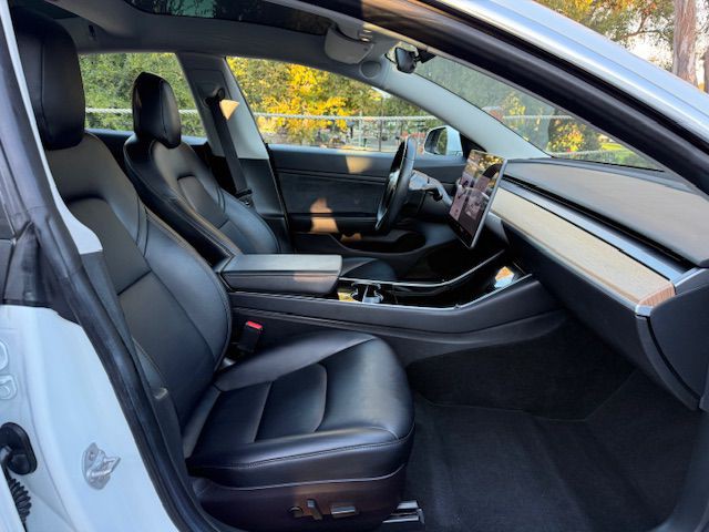 2018 Tesla Model 3 Image 21