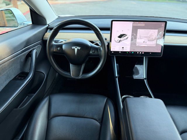 2018 Tesla Model 3 Image 24