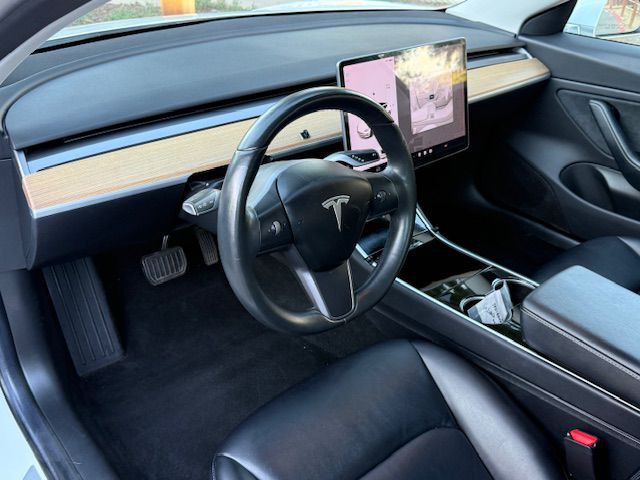 2018 Tesla Model 3 Image 26