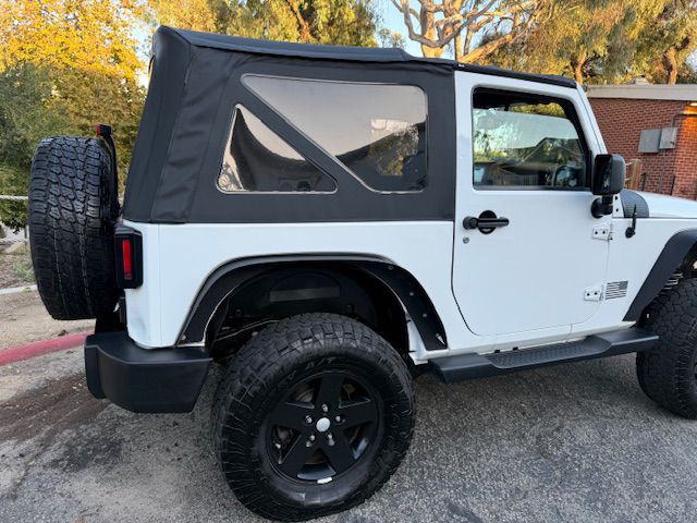 2013 Jeep Wrangler Image 12