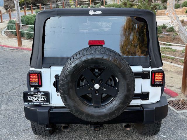 2013 Jeep Wrangler Image 19