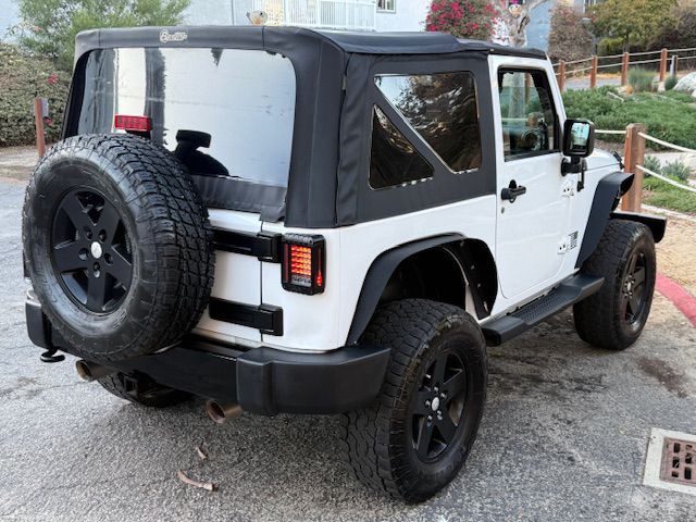 2013 Jeep Wrangler Image 22
