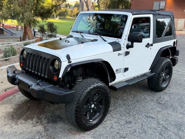 2013 Jeep Wrangler Image 25
