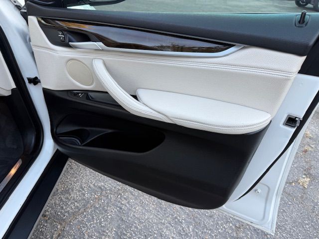 2017 BMW X5 Image 22