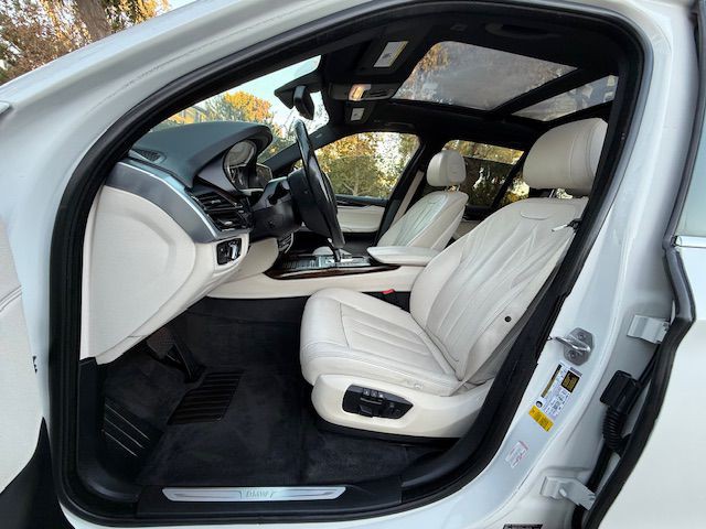 2017 BMW X5 Image 24