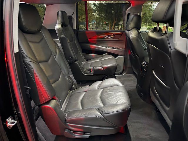 2016 Cadillac Escalade Image 5