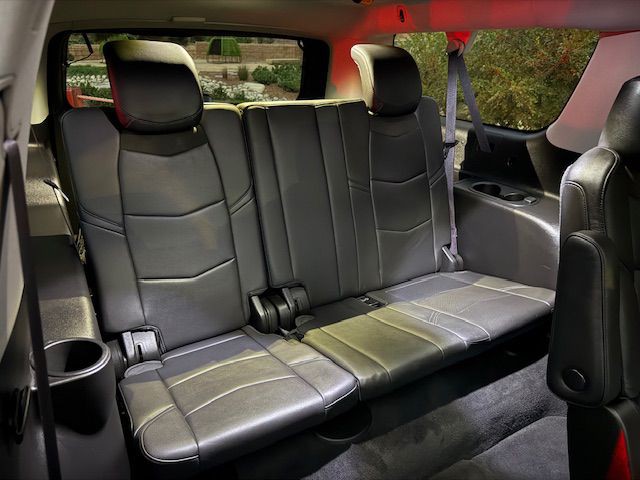 2016 Cadillac Escalade Image 8