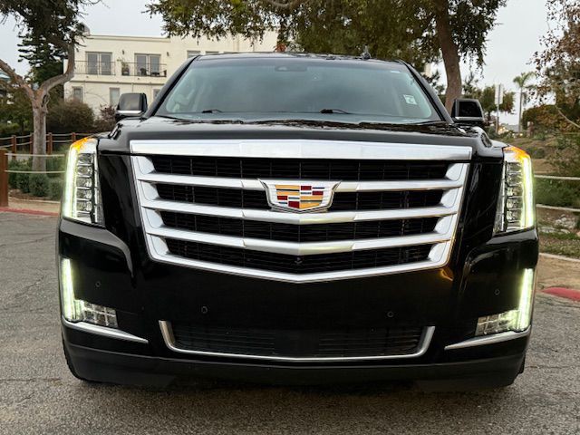 2016 Cadillac Escalade Image 9