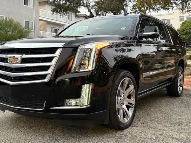 2016 Cadillac Escalade Image 23