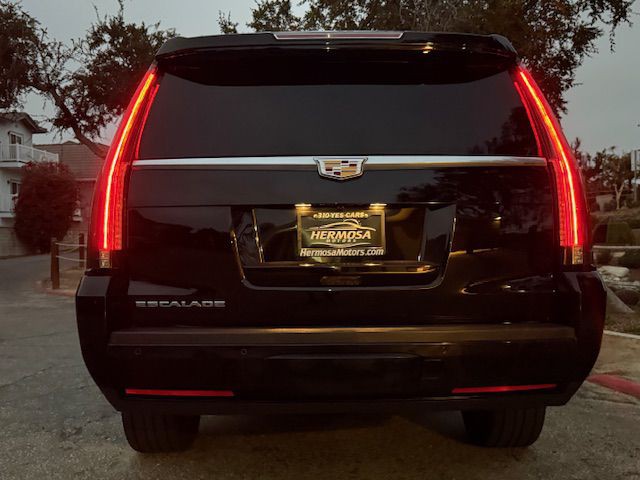 2016 Cadillac Escalade Image 40