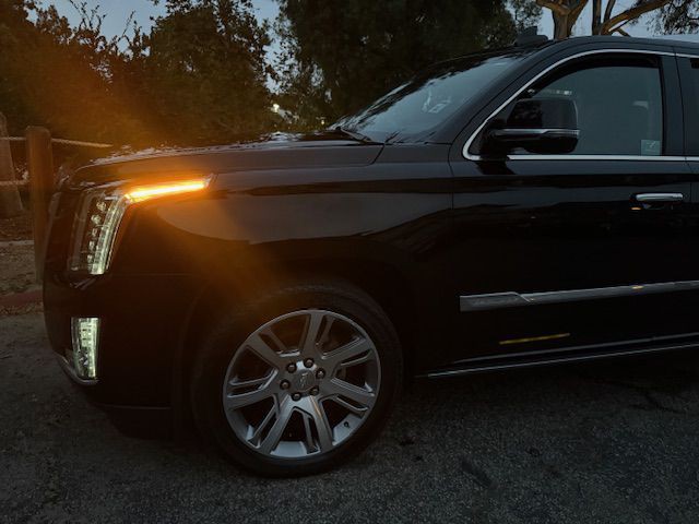 2016 Cadillac Escalade Image 42