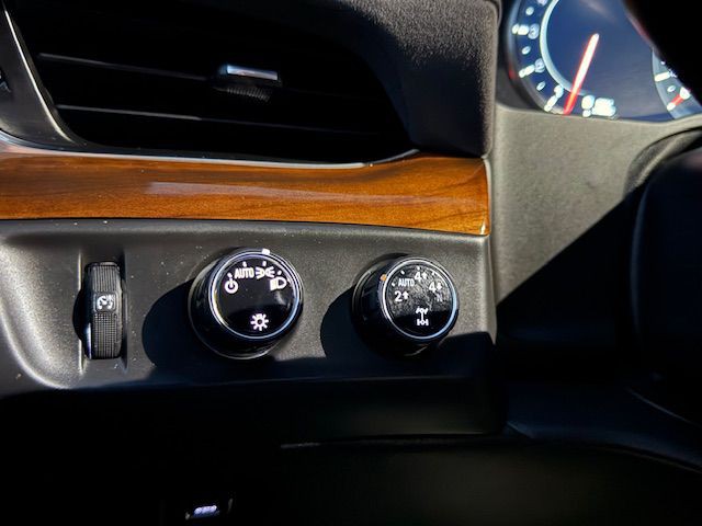 2016 Cadillac Escalade Image 48