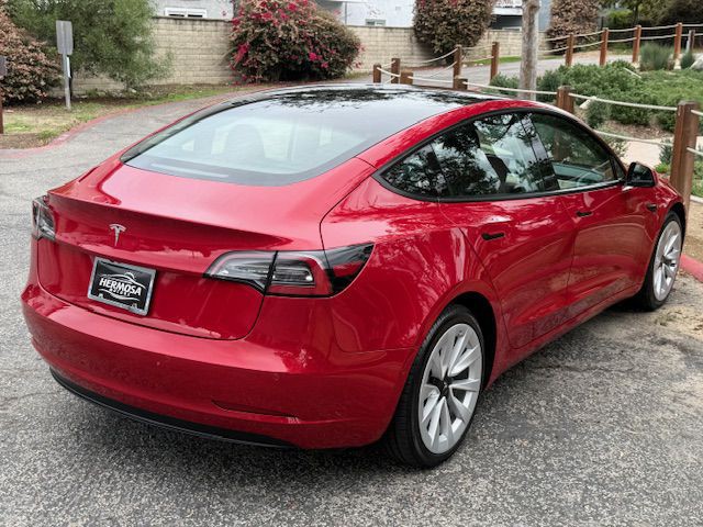 2022 Tesla Model 3 Image 2