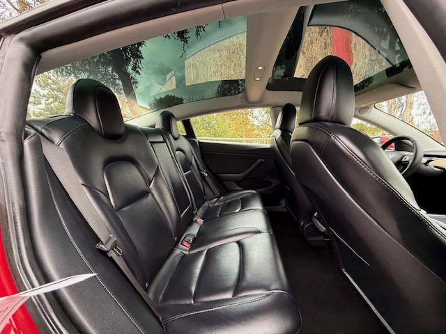 2022 Tesla Model 3 Image 7