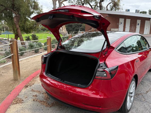 2022 Tesla Model 3 Image 15