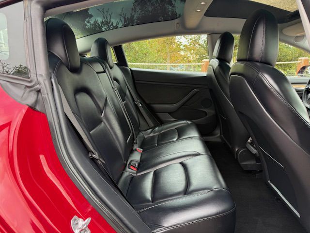 2022 Tesla Model 3 Image 18