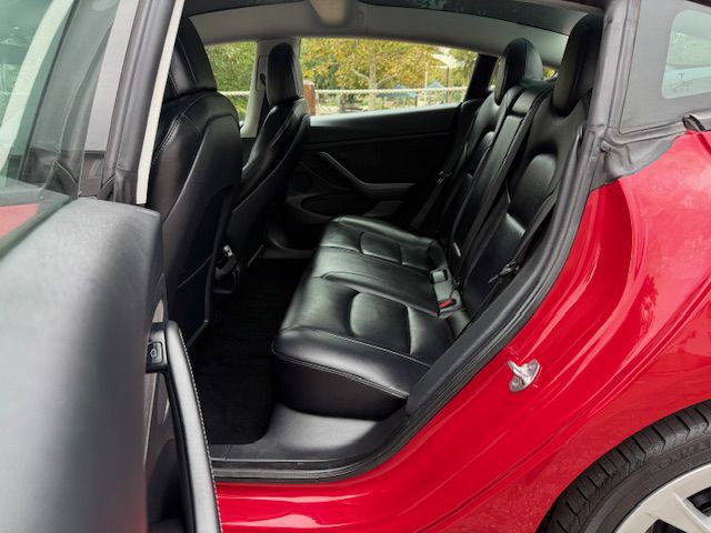 2022 Tesla Model 3 Image 25