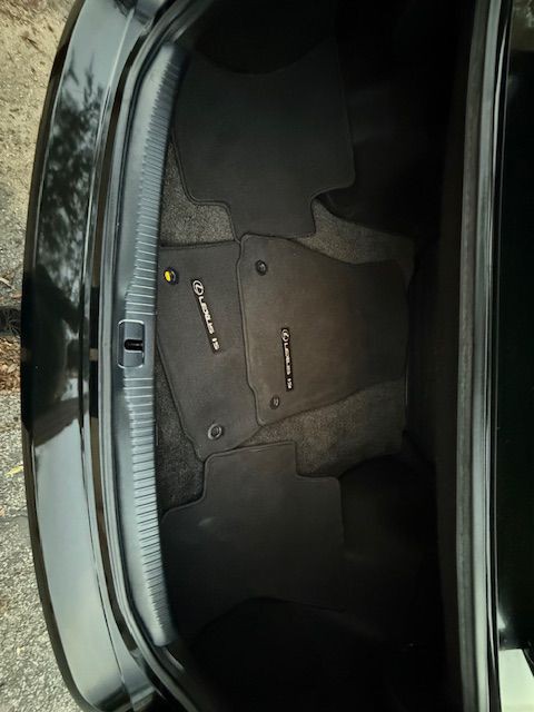 2018 Lexus IS Image 25