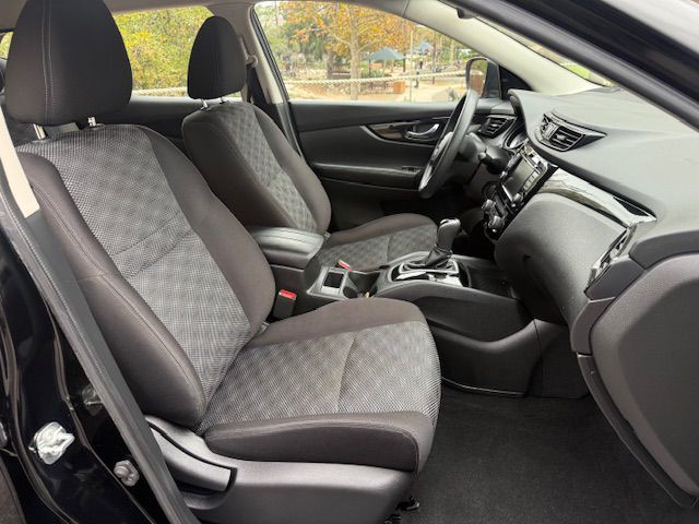 2019 Nissan Rogue Image 9