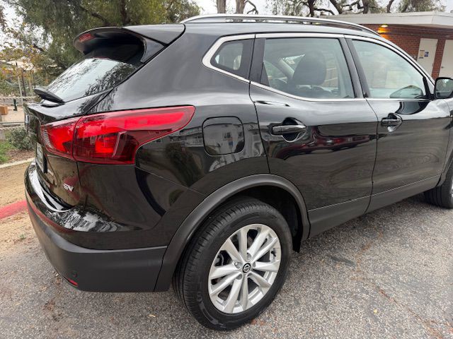 2019 Nissan Rogue Image 16