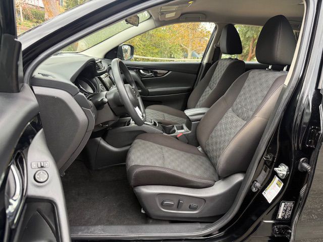 2019 Nissan Rogue Image 25