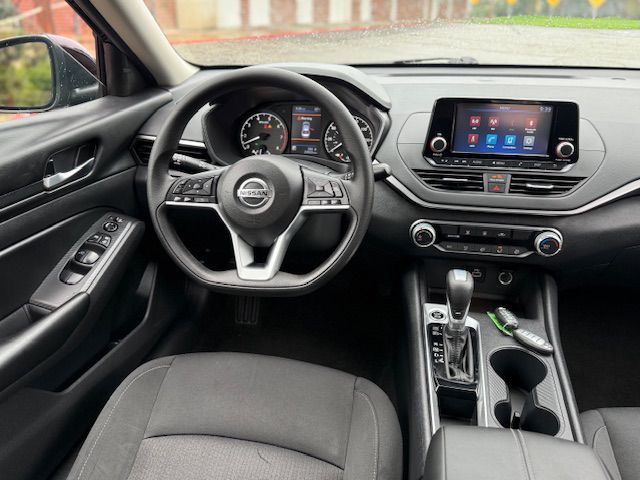 2022 Nissan Altima Image 6