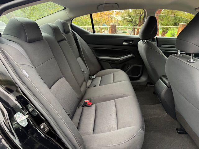 2022 Nissan Altima Image 9