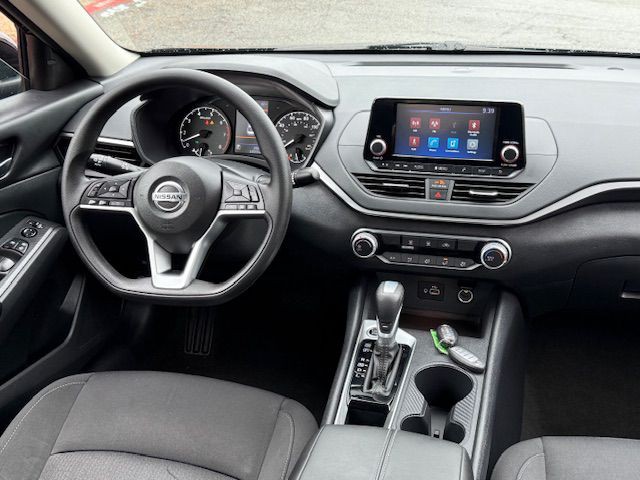 2022 Nissan Altima Image 12