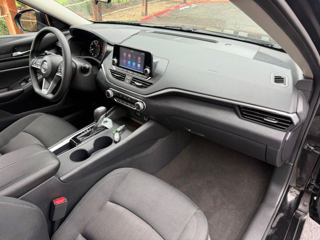 2022 Nissan Altima Image 22
