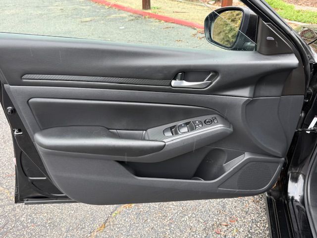 2022 Nissan Altima Image 26