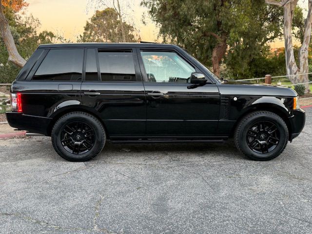 2010 Land Rover Range Rover Image 2