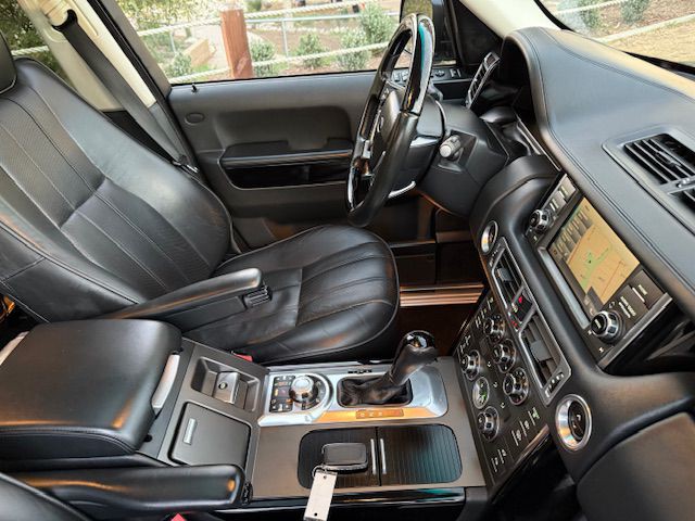 2010 Land Rover Range Rover Image 11