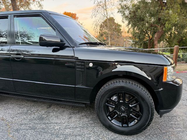 2010 Land Rover Range Rover Image 14