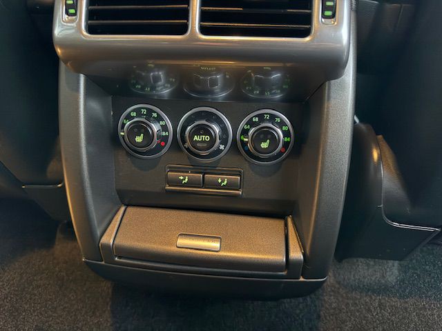 2010 Land Rover Range Rover Image 32