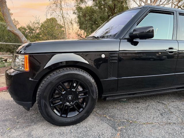 2010 Land Rover Range Rover Image 41