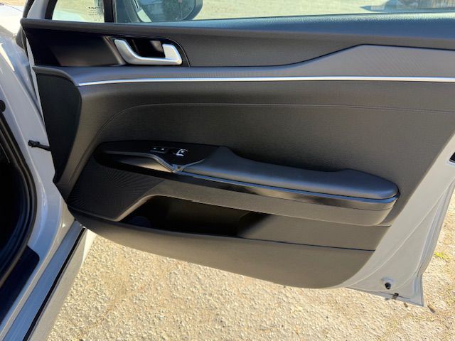 2022 Kia K5 Image 13