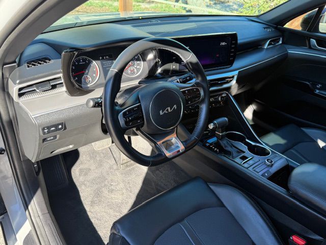 2022 Kia K5 Image 21