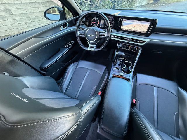 2022 Kia K5 Image 40