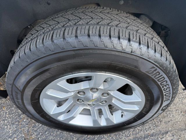 2018 Chevrolet Suburban Image 6