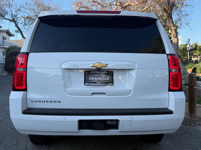 2018 Chevrolet Suburban Image 17