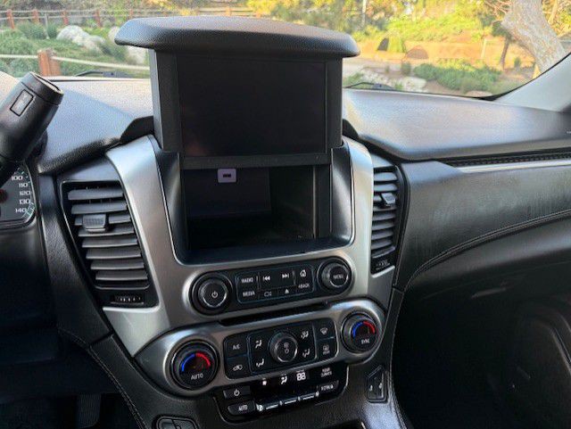 2018 Chevrolet Suburban Image 24