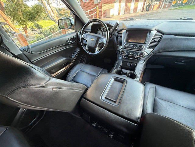 2018 Chevrolet Suburban Image 30