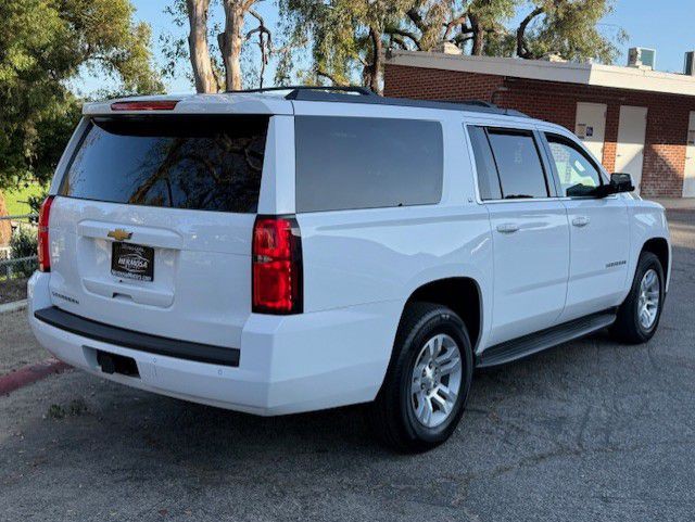 2018 Chevrolet Suburban Image 32